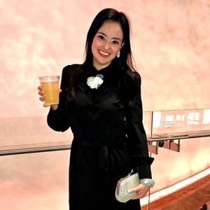 Meet your Posher, Ameneh